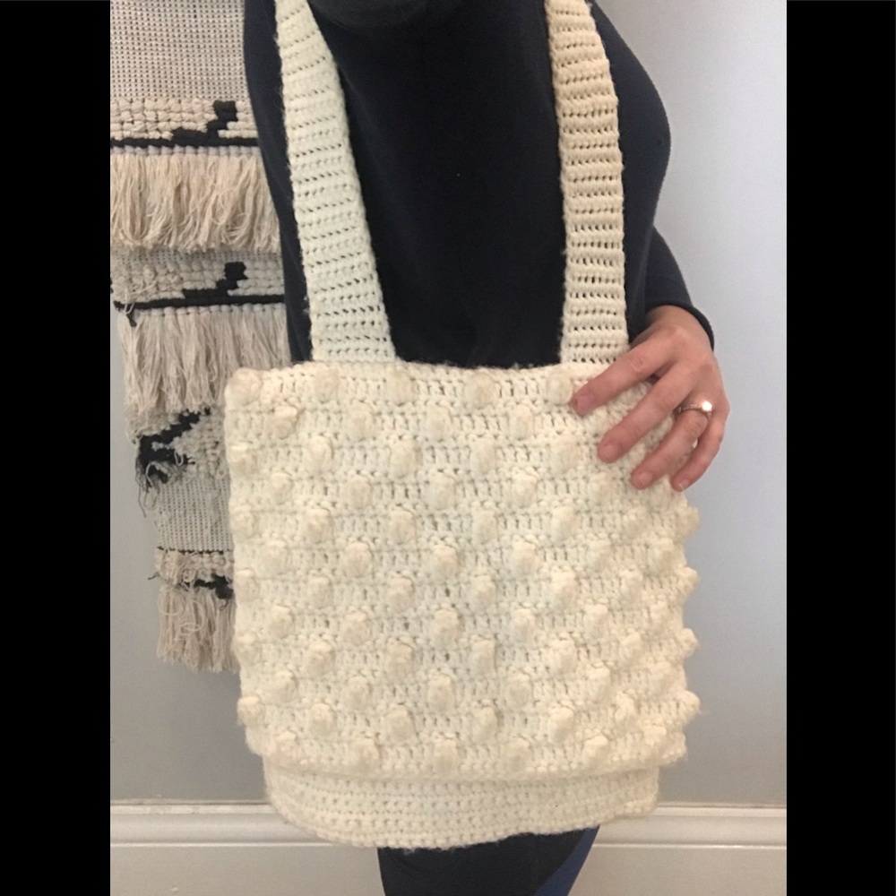 Vintage hand knit shoulder bag 😍